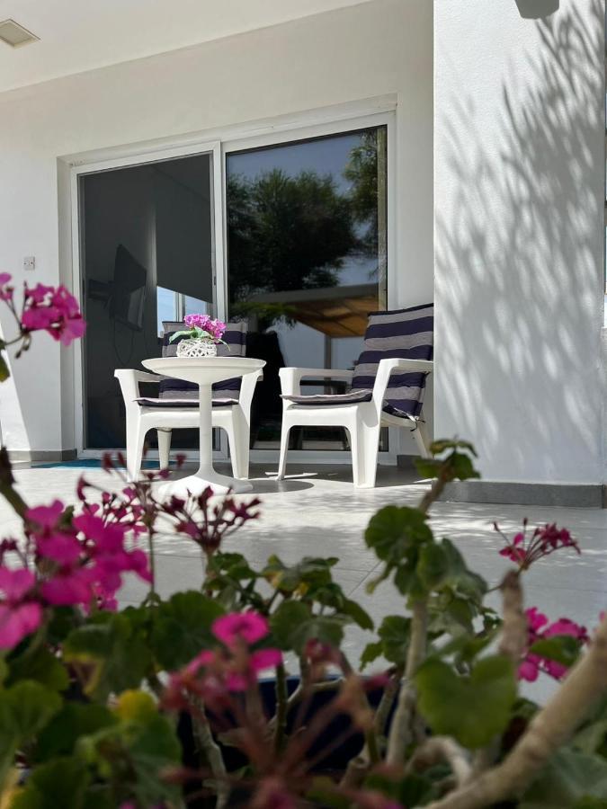 Cozy Beach House Перволія Екстер'єр фото