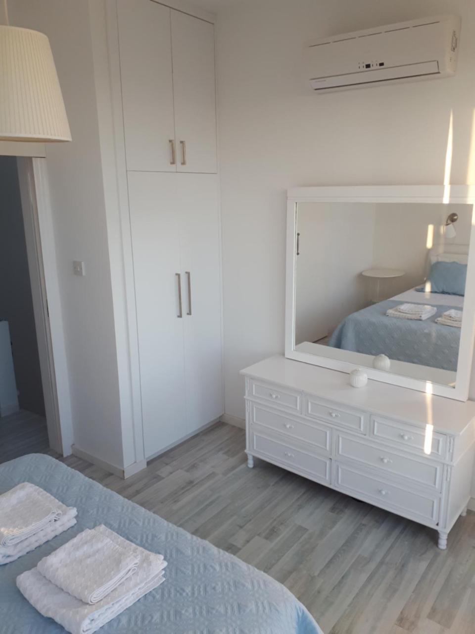 Cozy Beach House Перволія Екстер'єр фото