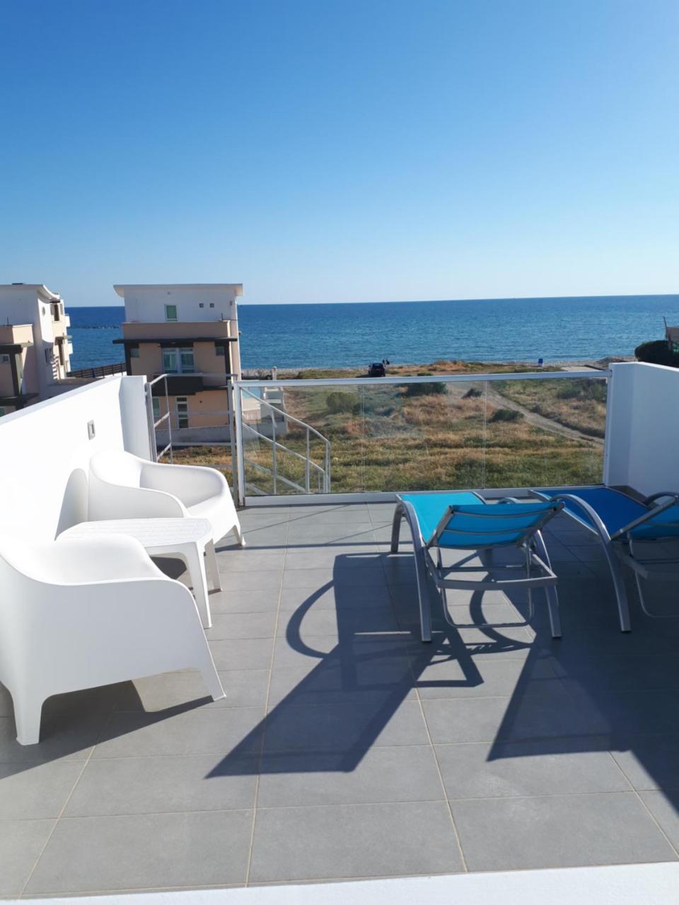 Cozy Beach House Перволія Екстер'єр фото