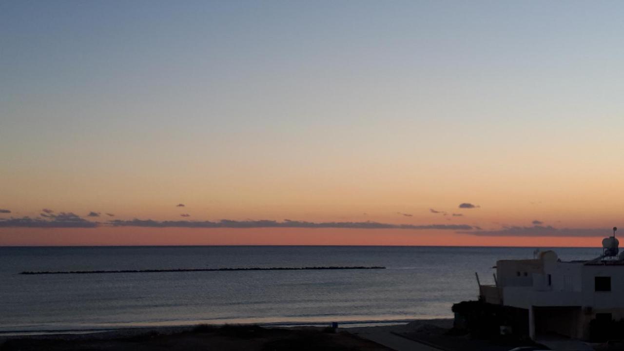 Cozy Beach House Перволія Екстер'єр фото